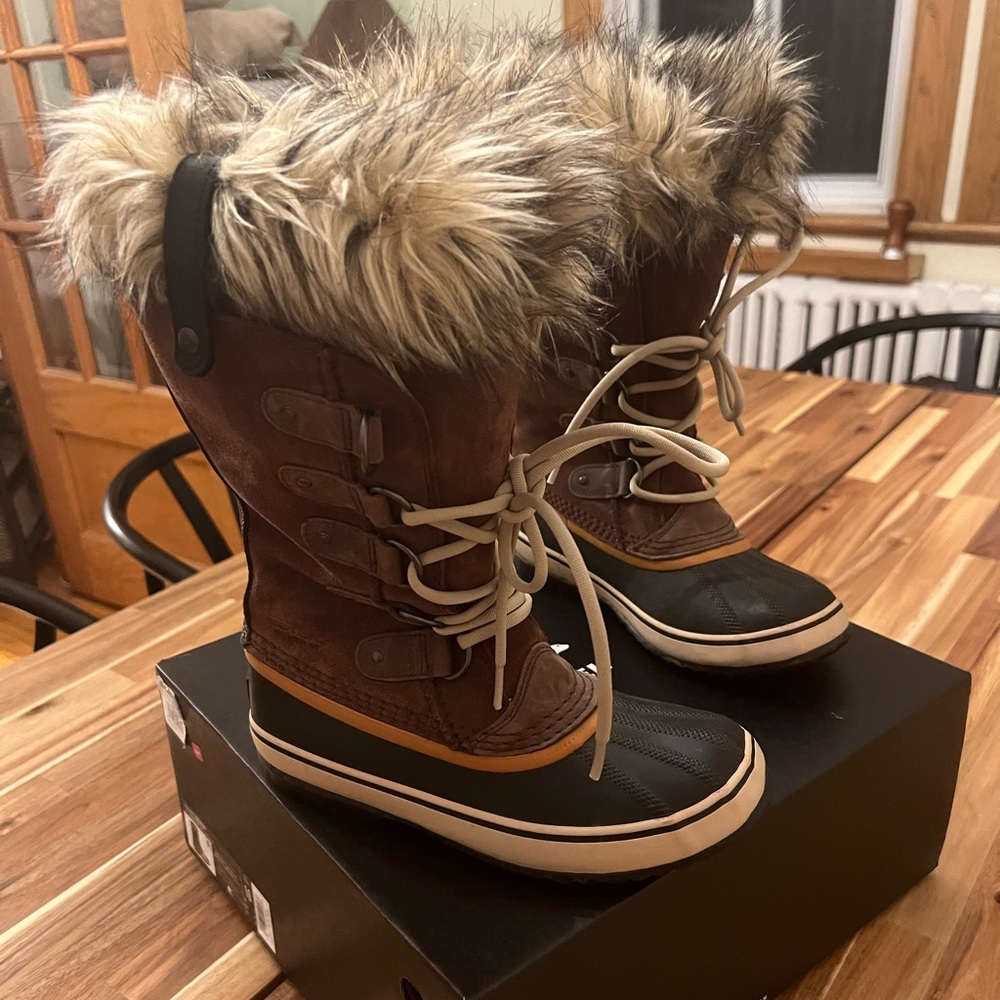 Sorel Adirondack leather boots size 6,5 -7 used once